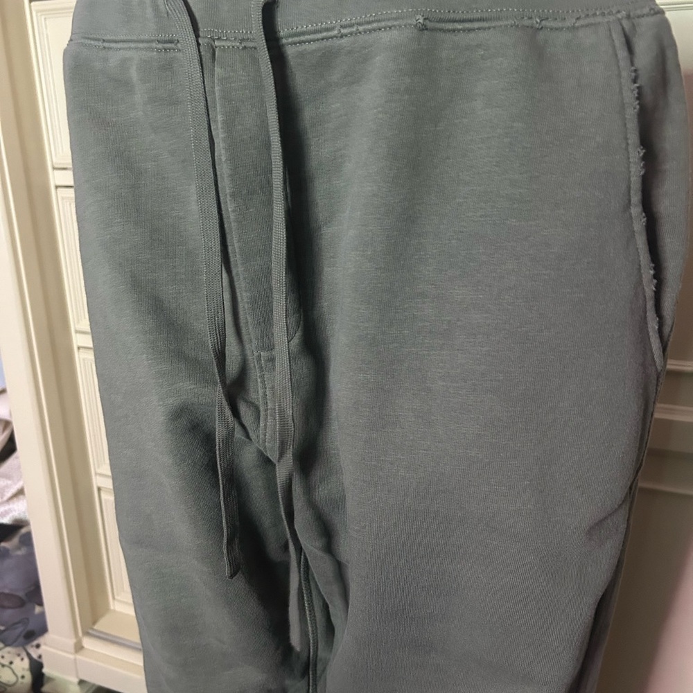 Gray Sage Men’s Jogger Sweatshirt and Pants Set